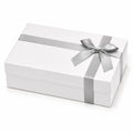 Scatola regalo 30 x 22 x 10 cm in cartone bianco con nastro argento - confezione con coperchio
